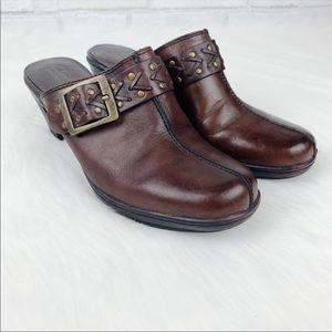 Clarks Bendable’s Brown Holly Mule Slide Heels